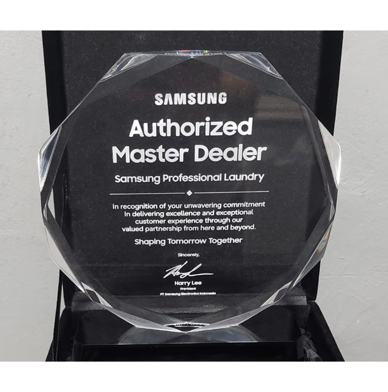 Penghargaan Samsung Authorized Master Dealer untuk O2 Laundry
